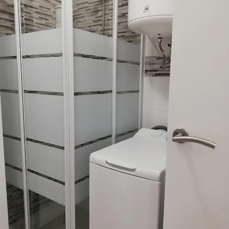 Apartman Fuer 2 Personen Und 1 Kind In *